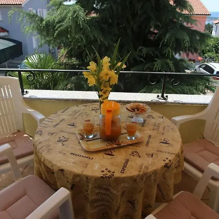 Apartment Malinska, Krk 15 Malinska